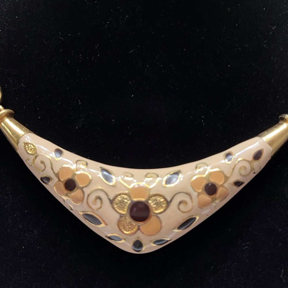 Vintage Enamel Flower Necklace